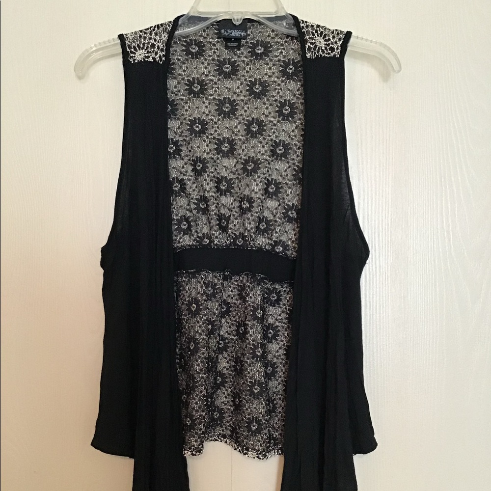 Daytrip Black & White Lace-Back Open Vest